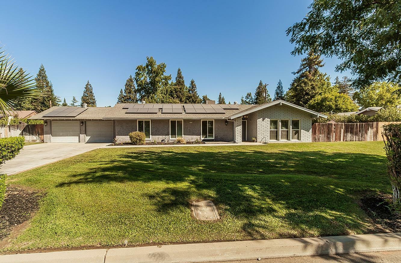 Property Photo:  2046 W San Ramon Avenue  CA 93711 