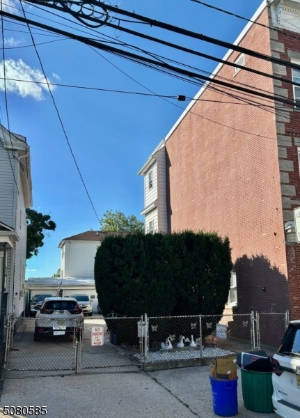 Property Photo:  618 N 7th St  NJ 07107 