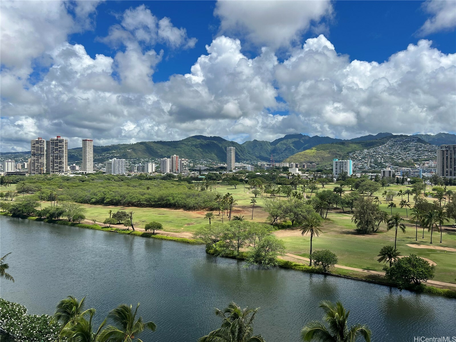 320 Liliuokalani Avenue 1103  Honolulu HI 96815 photo
