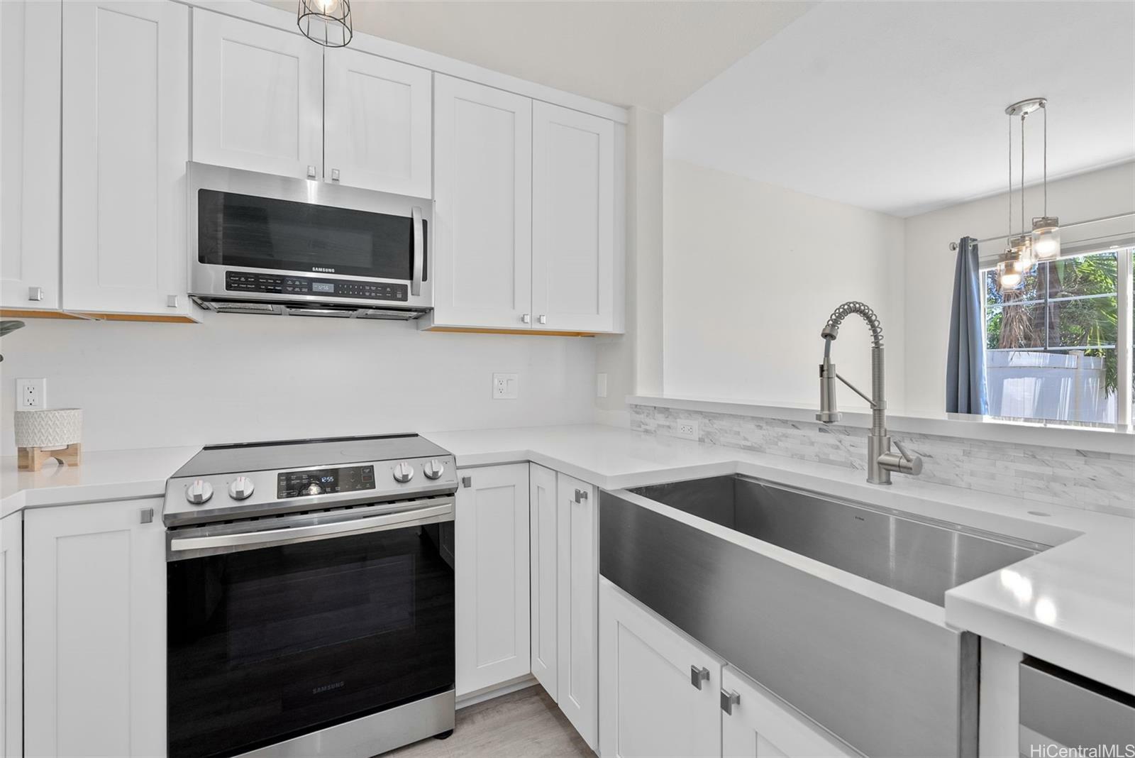 Property Photo:  91-1031 Kaimalie Street 4R4  HI 96706 