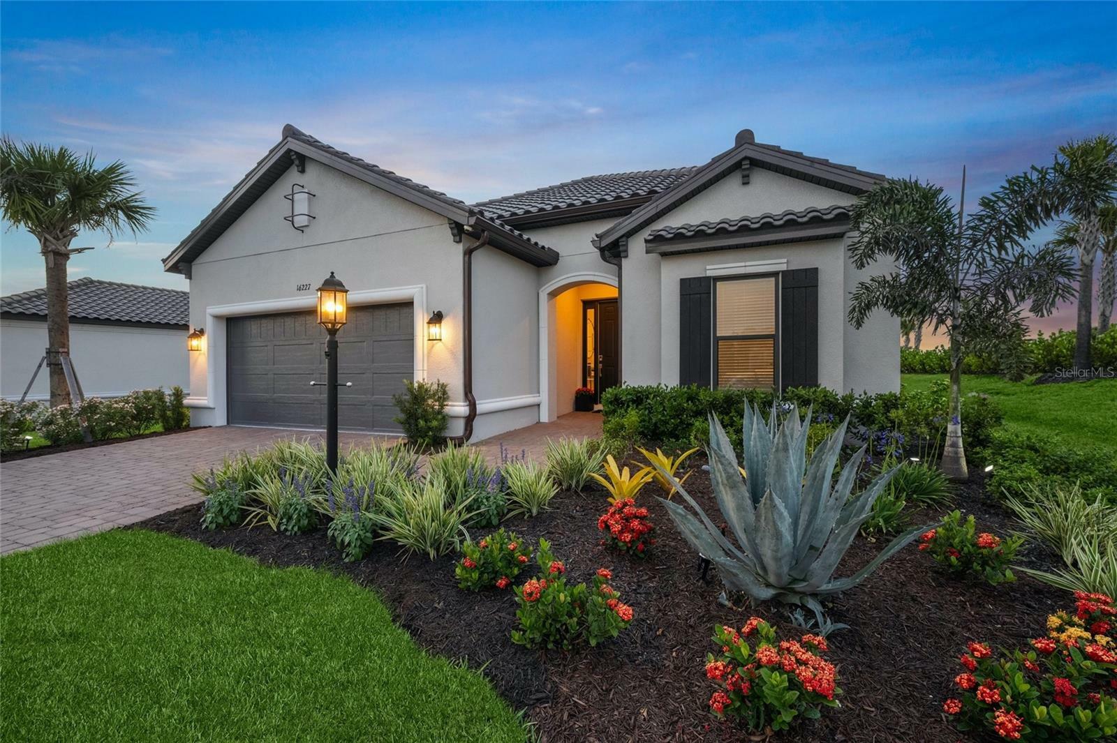 Property Photo: 16227 Umbria Place FL 34211