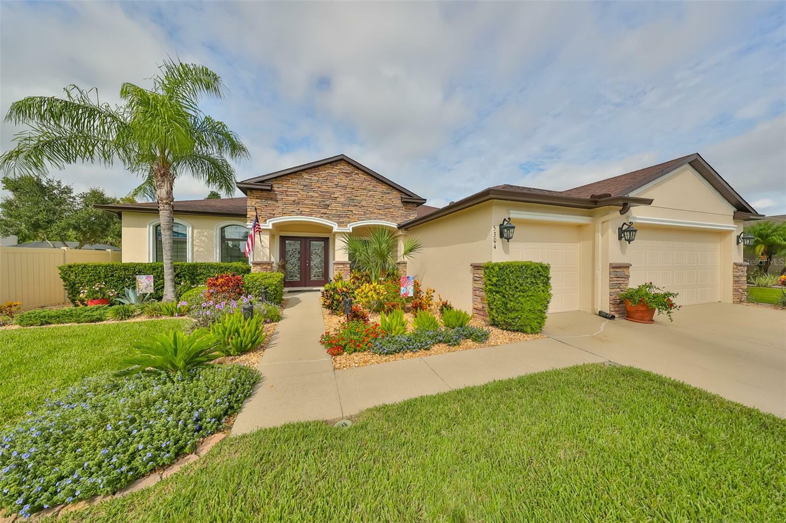 Property Photo:  5304 Moon Shell Drive  FL 33572 