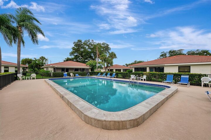 Property Photo: 5103 Greencroft Road FL 34235