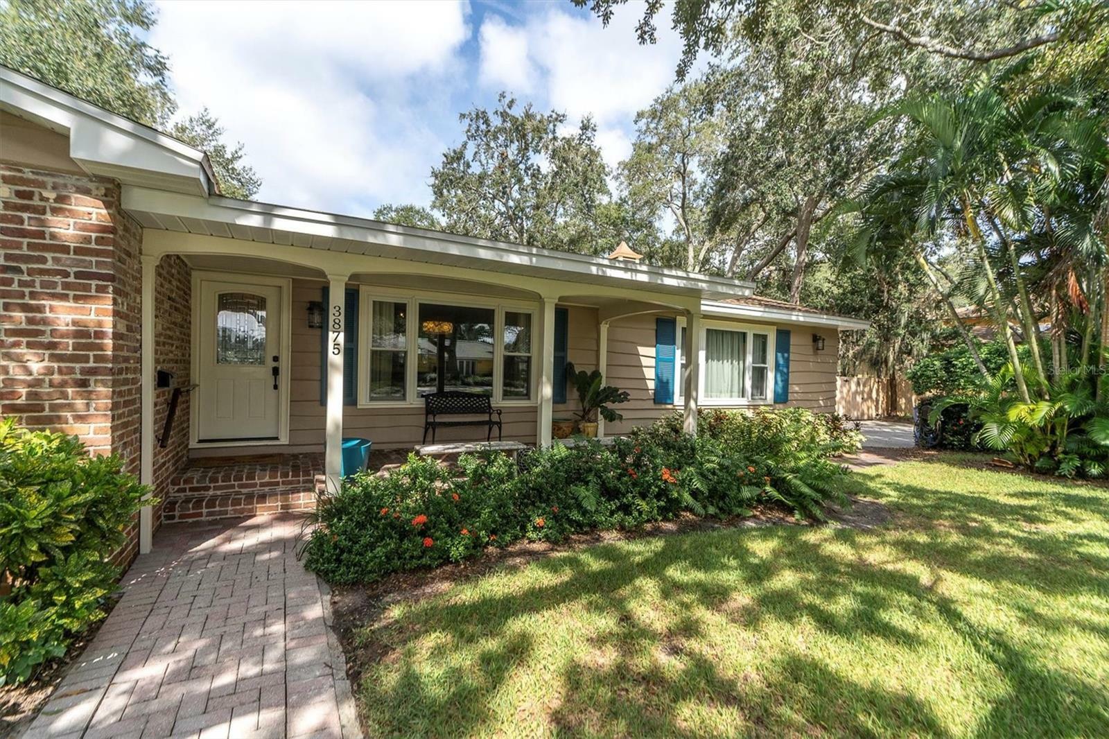 Property Photo:  3875 40th Way S  FL 33711 