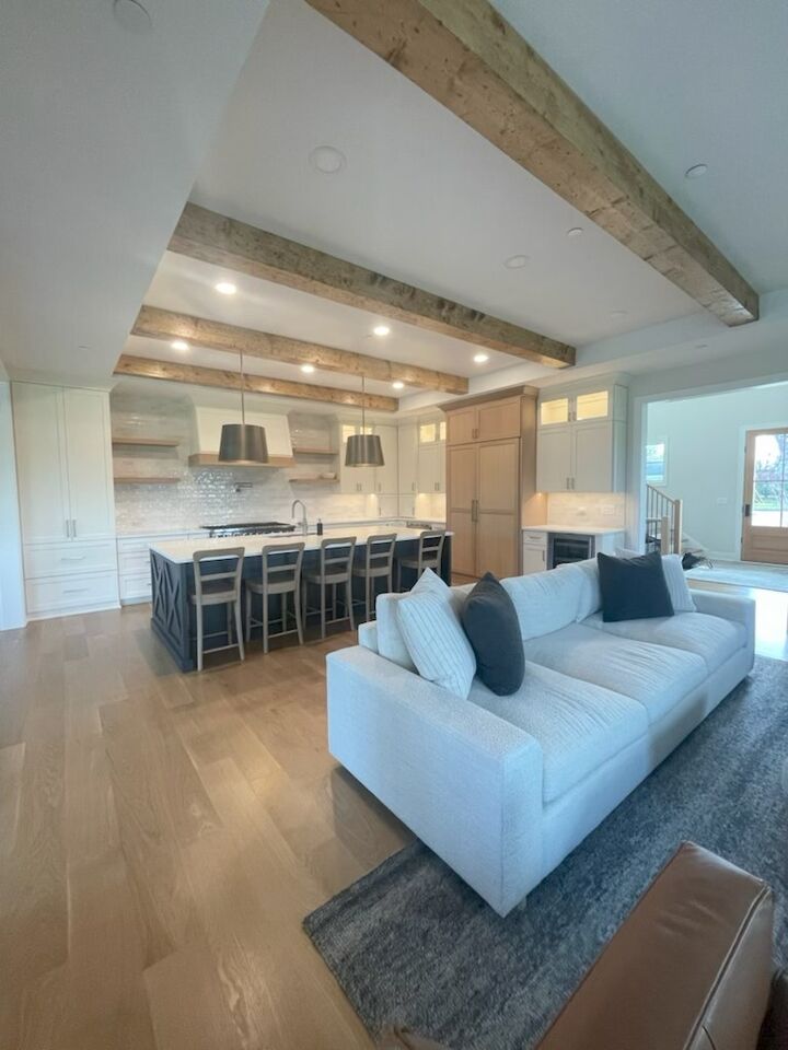 Property Photo:  650 E Van Buren Street  IL 60181 