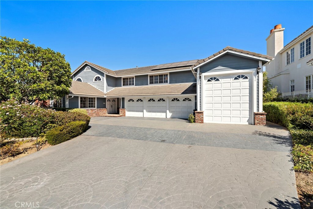 Property Photo:  2815 N Kingsgate Drive  CA 92867 