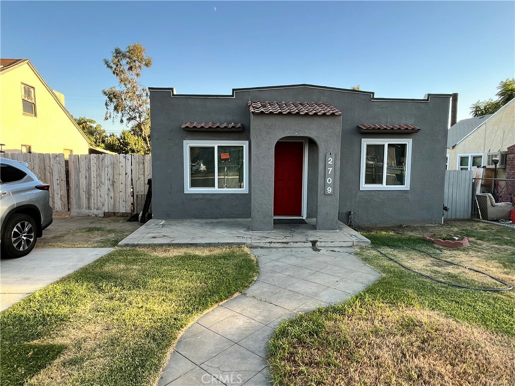 2709 Lake Street  Bakersfield CA 93306 photo