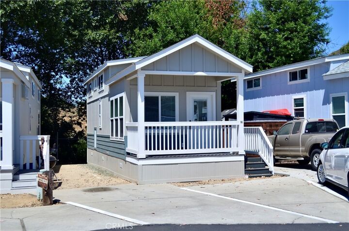Property Photo: 274 Higuera Street 16 CA 93401