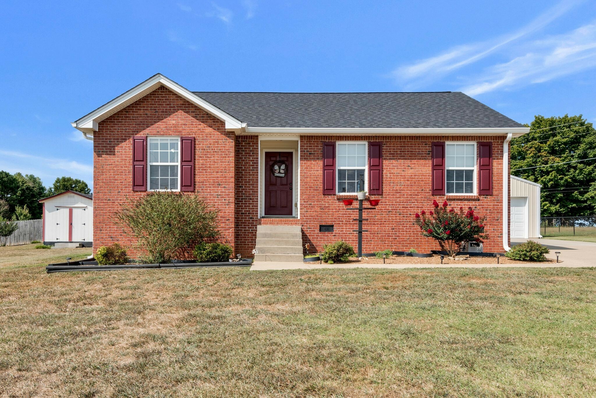 Property Photo:  514 E Longview Dr  TN 37148 