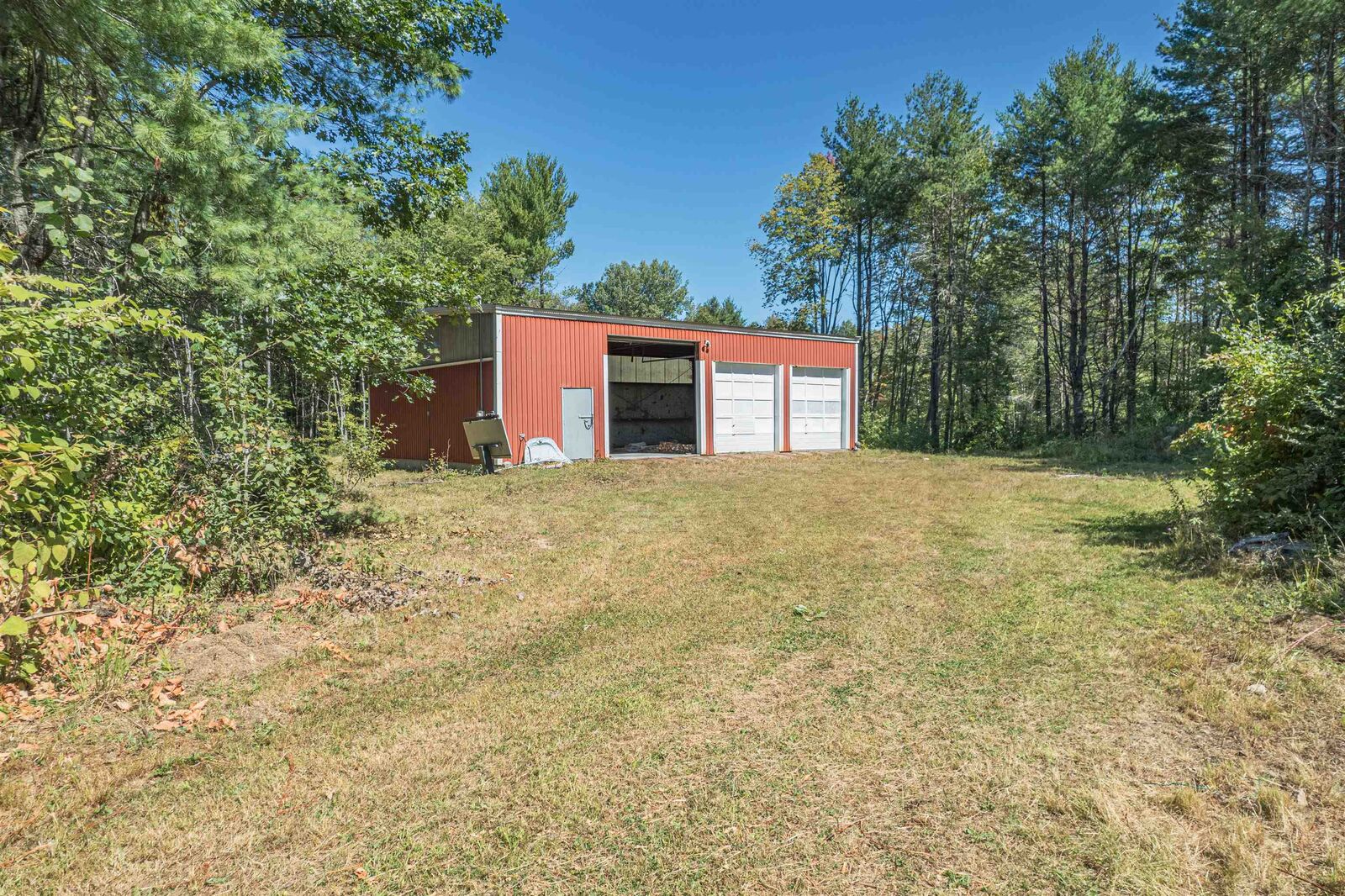 Property Photo:  63 Mammoth Road  NH 03087 