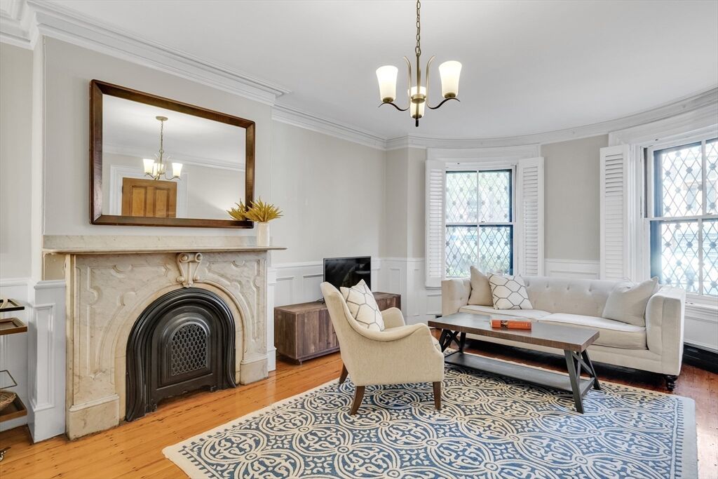 Property Photo: 104 Pembroke St 2 MA 02118