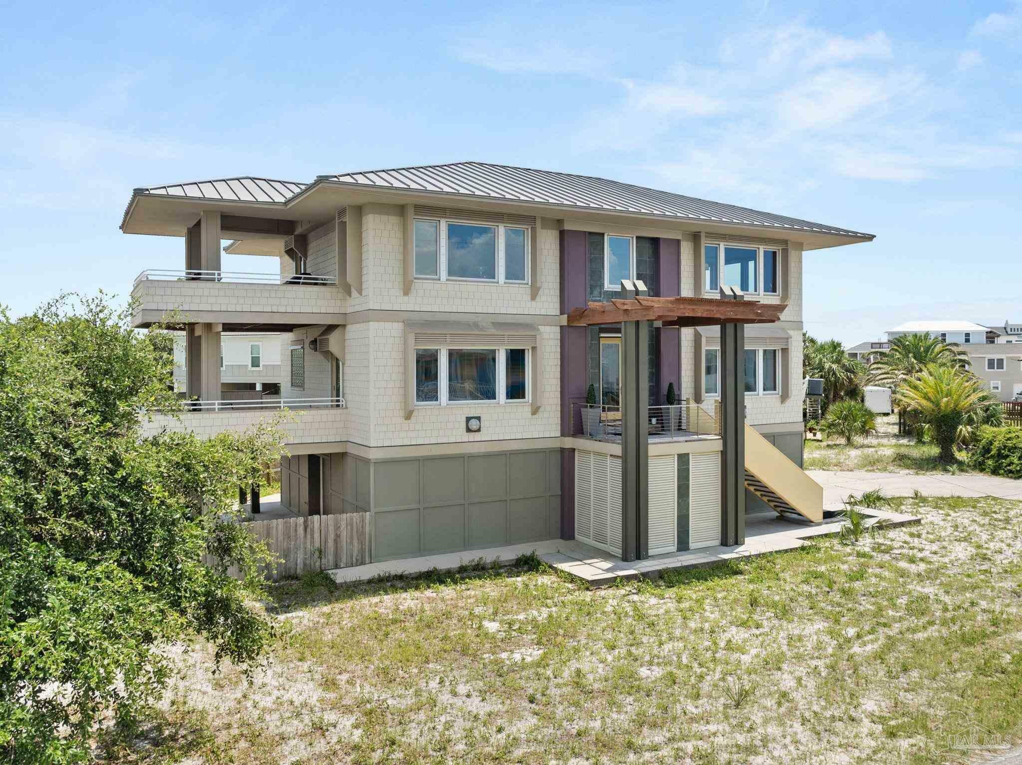 Property Photo:  802 Rio Vista Dr  FL 32561 