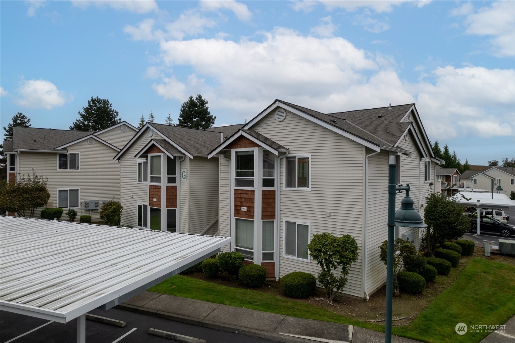 Property Photo:  800 96th Avenue NE G202  WA 98258 