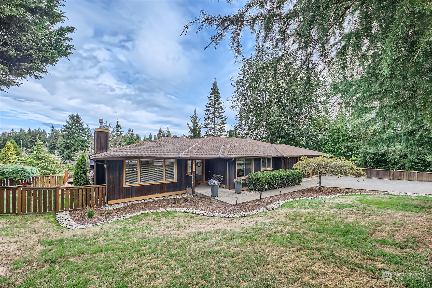 18115 72nd Avenue W  Edmonds WA 98026 photo