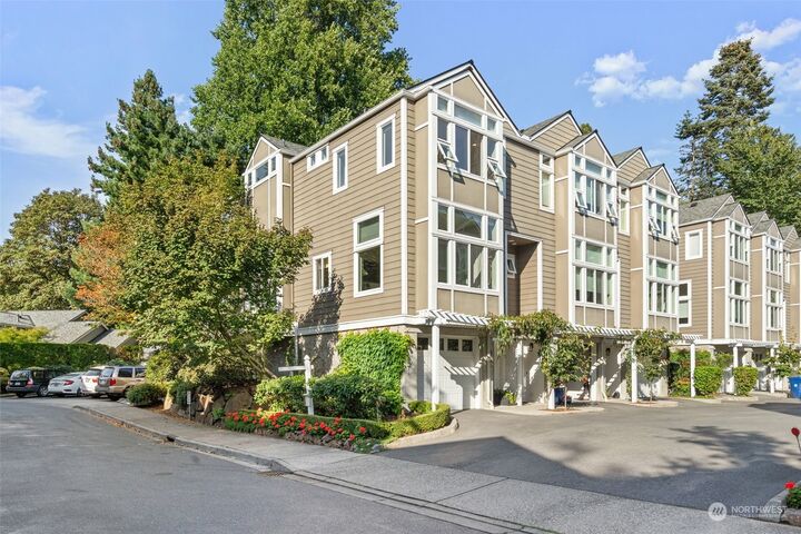 Property Photo:  202 5th Place S  WA 98033 