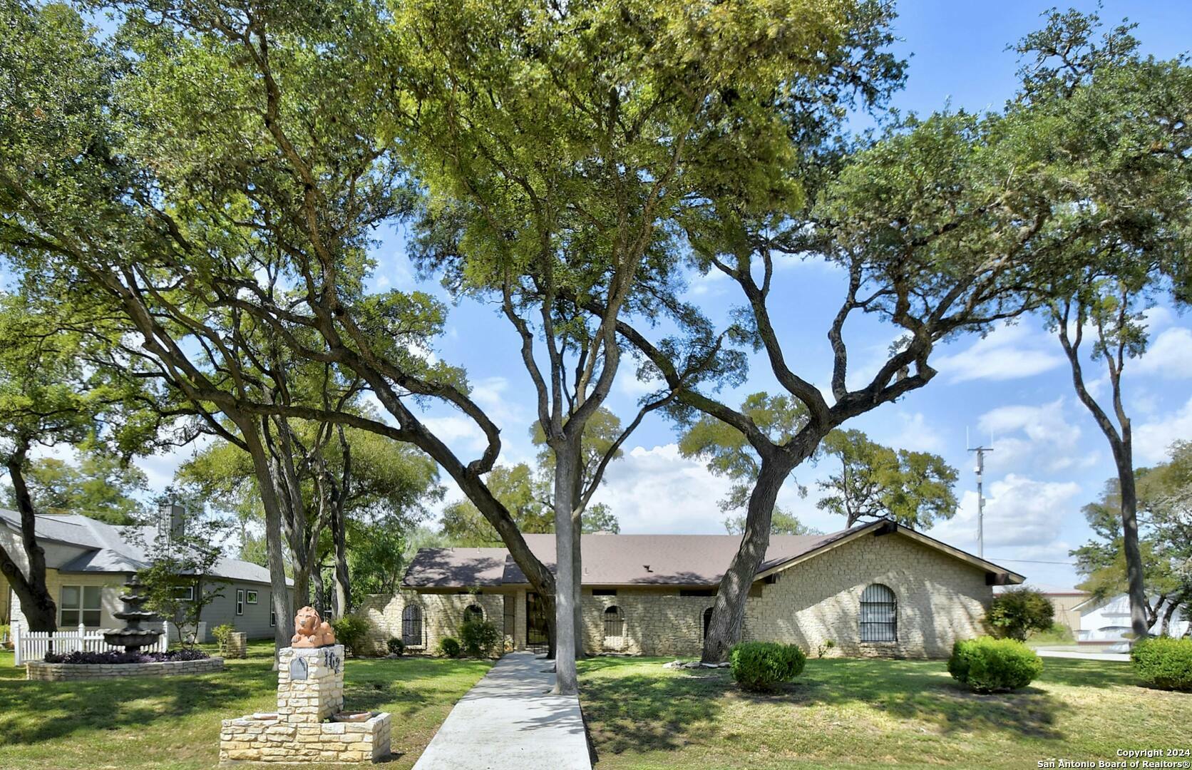 162 Lone Oak St  Seguin TX 78155 photo