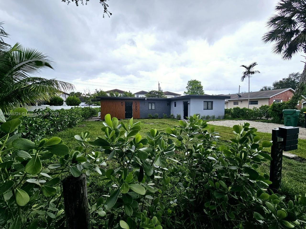 Property Photo:  5000 SW 26th Ave  FL 33312 