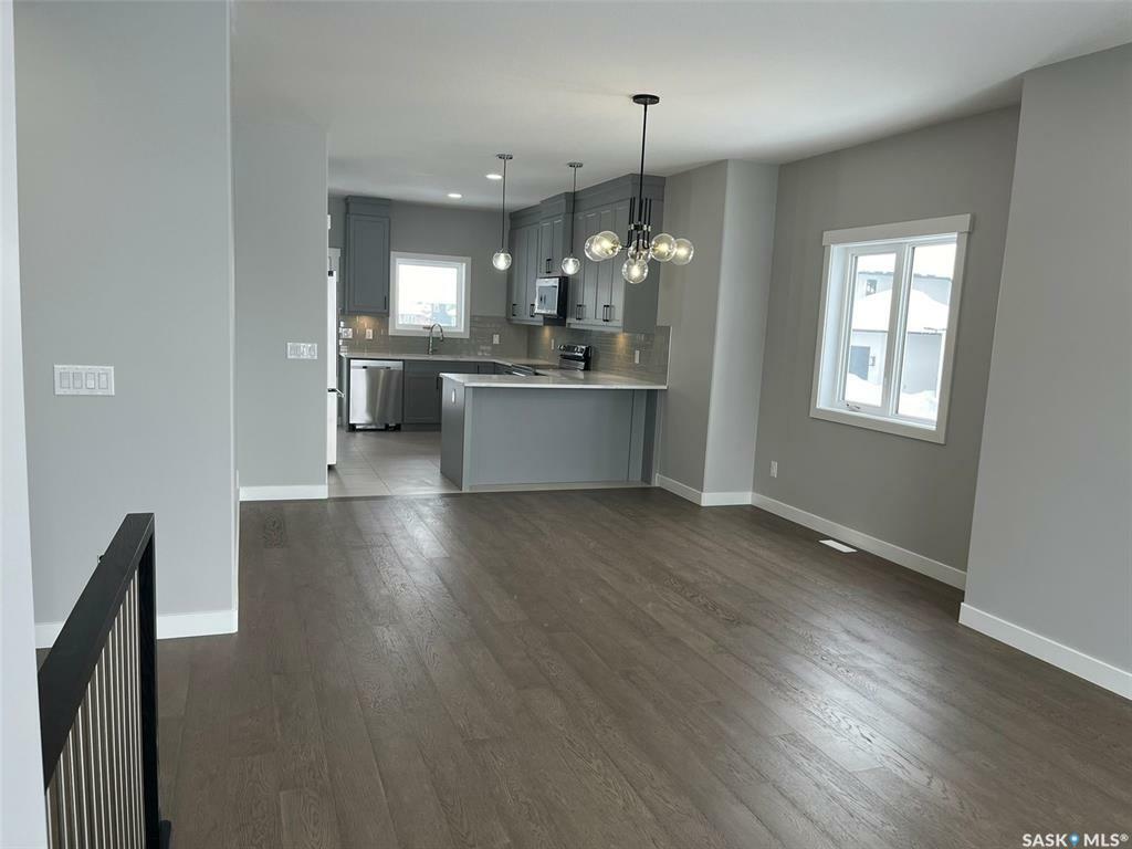 Property Photo:  154 Mazurek Crescent  SK S7V 1S2 