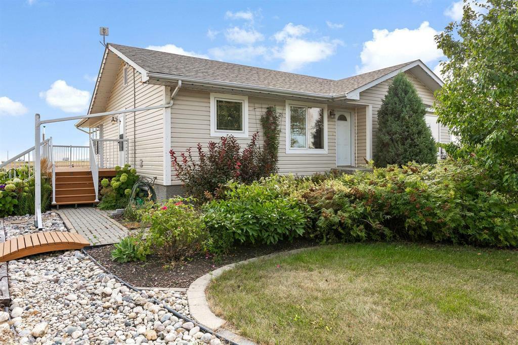 Property Photo:  2487 Dawson Road  MB R5K 0L2 