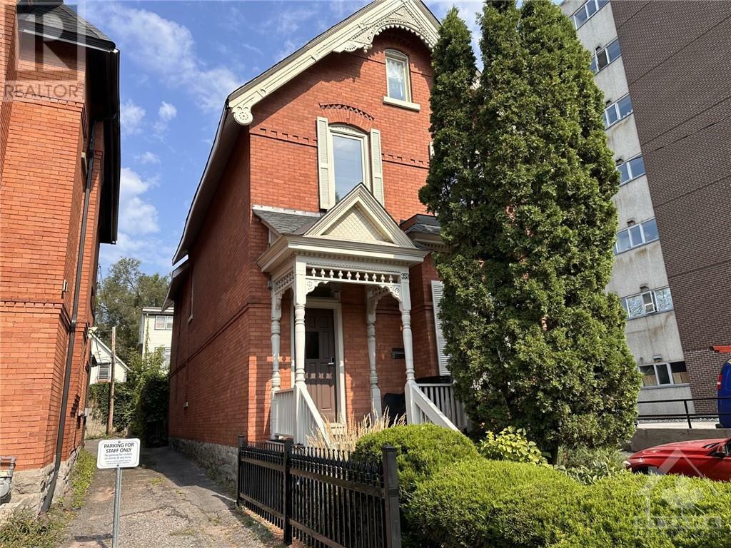 Photo de la propriété:  353 Waverley Street West  ON K2P 0W4 