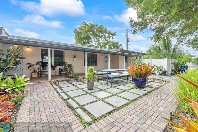 Property Photo:  2016 NE 14th Ct  FL 33304 