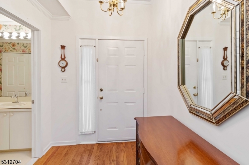 Property Photo:  18 Boxwood Dr  NJ 07960 