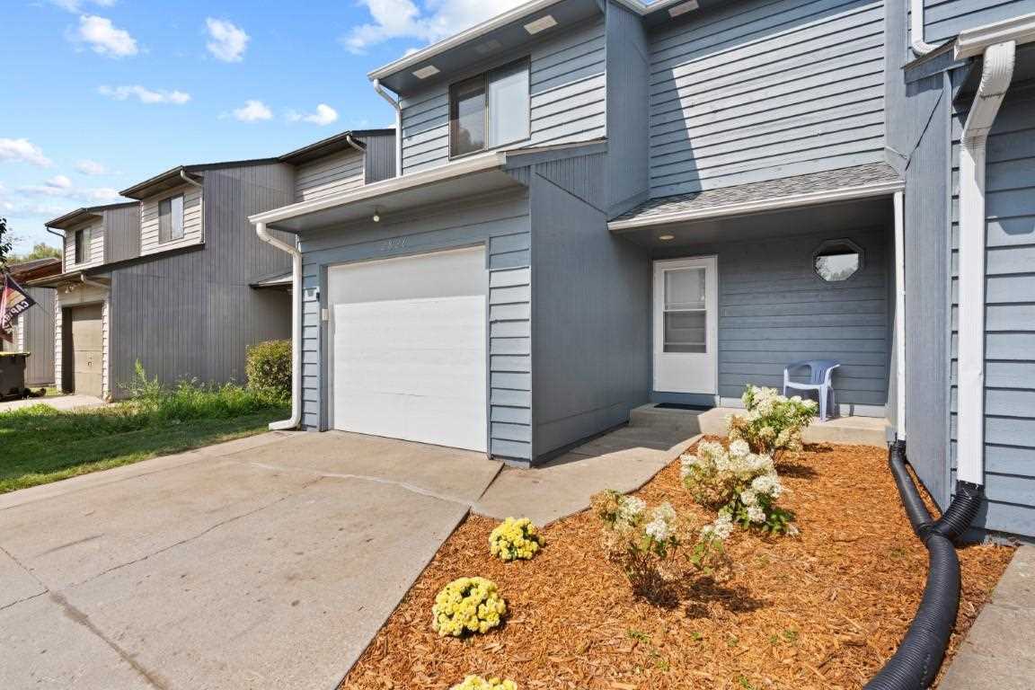 Property Photo: 2826 Muscatine Ave IA 52240