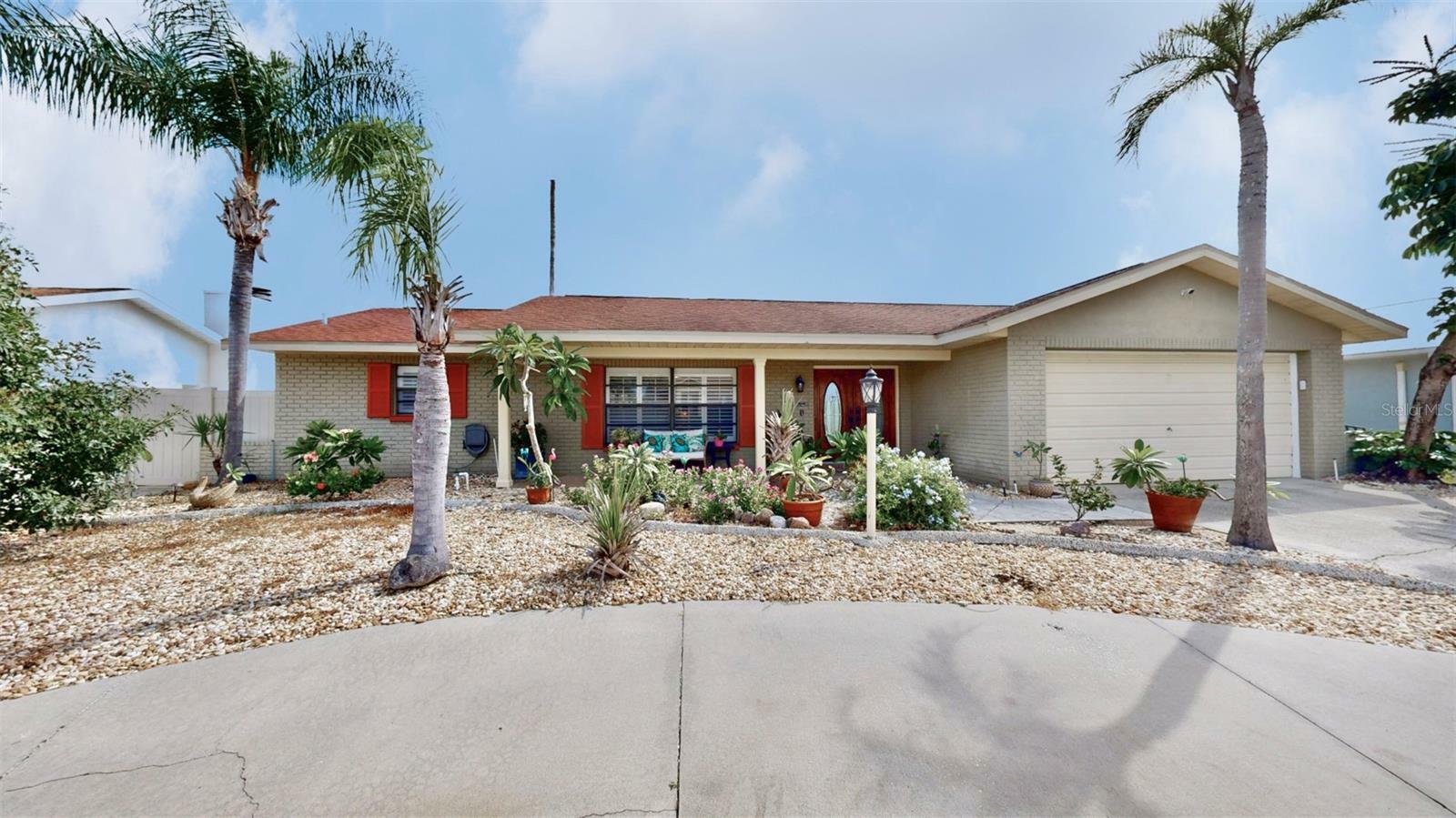 Property Photo:  727 Flamingo Drive  FL 33572 