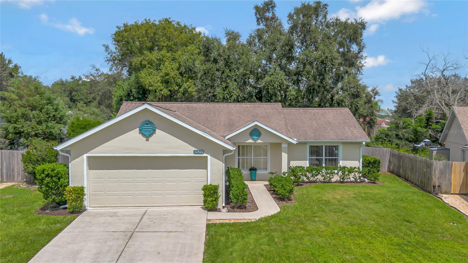 Property Photo: 10600 Reagans Run Dr FL 34711