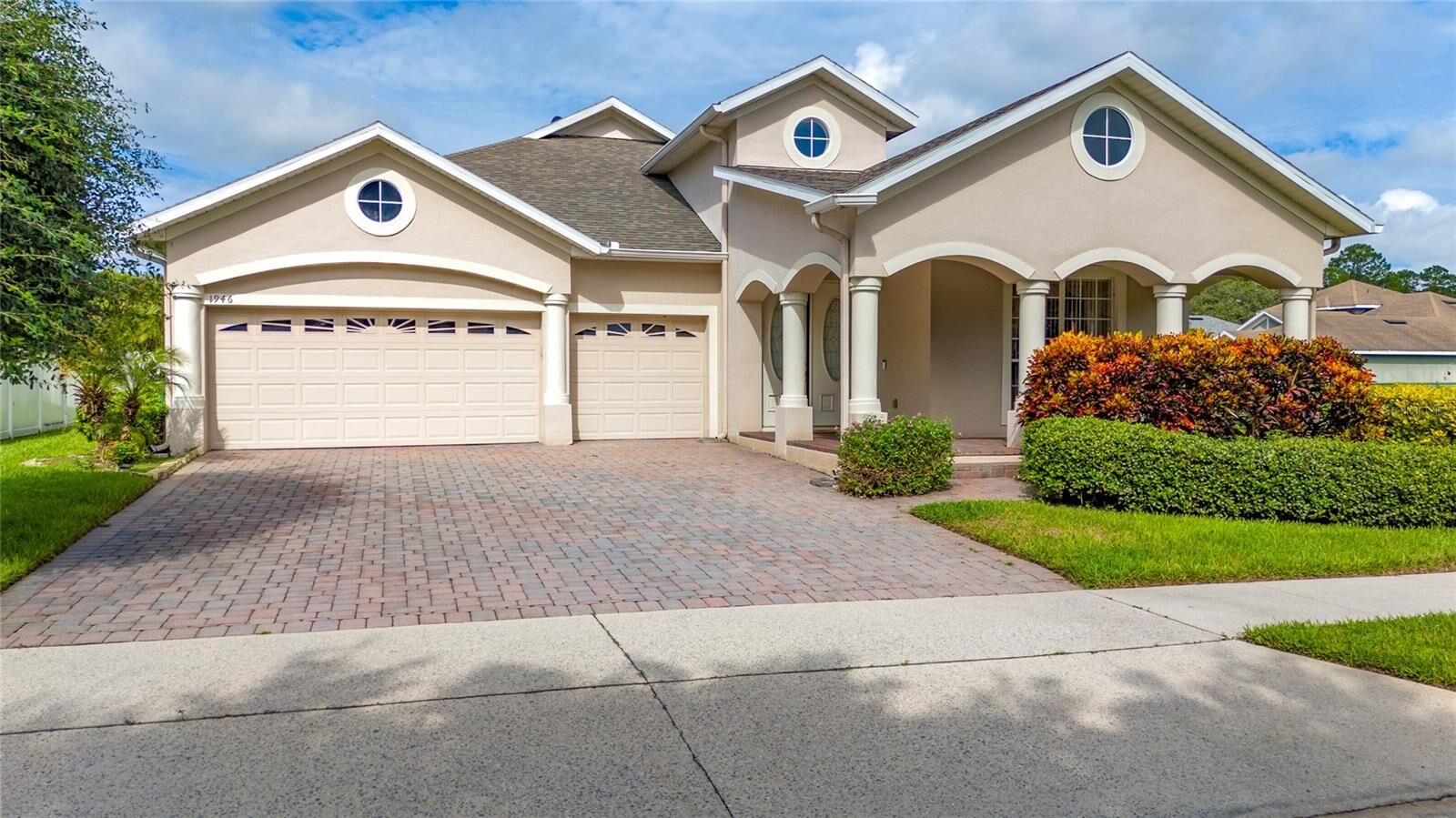 Property Photo: 1946 Bay Clover Drive FL 34787