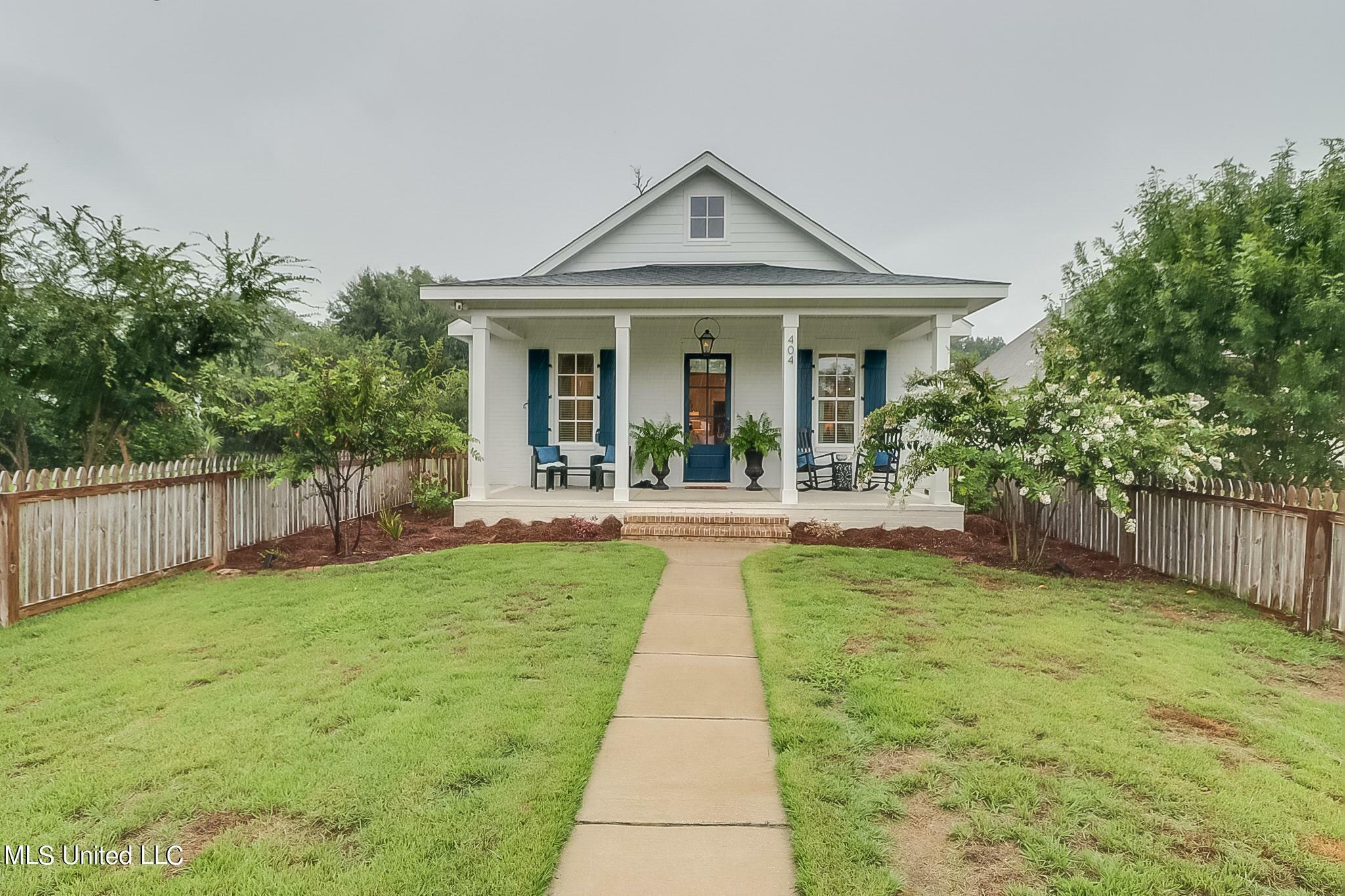 Property Photo:  404 2nd Street  MS 39507 