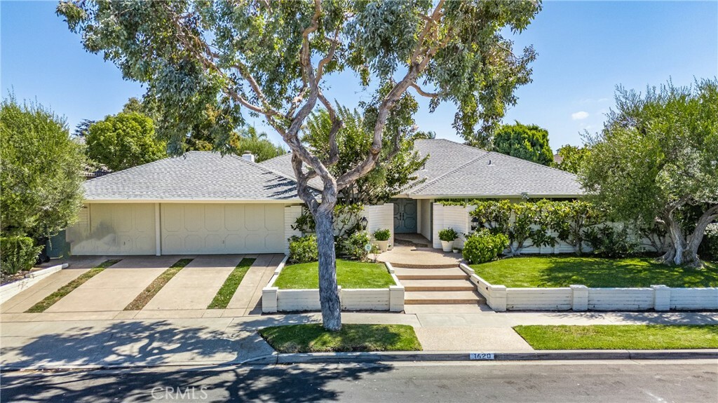 Property Photo:  1620 Lincoln Lane  CA 92660 