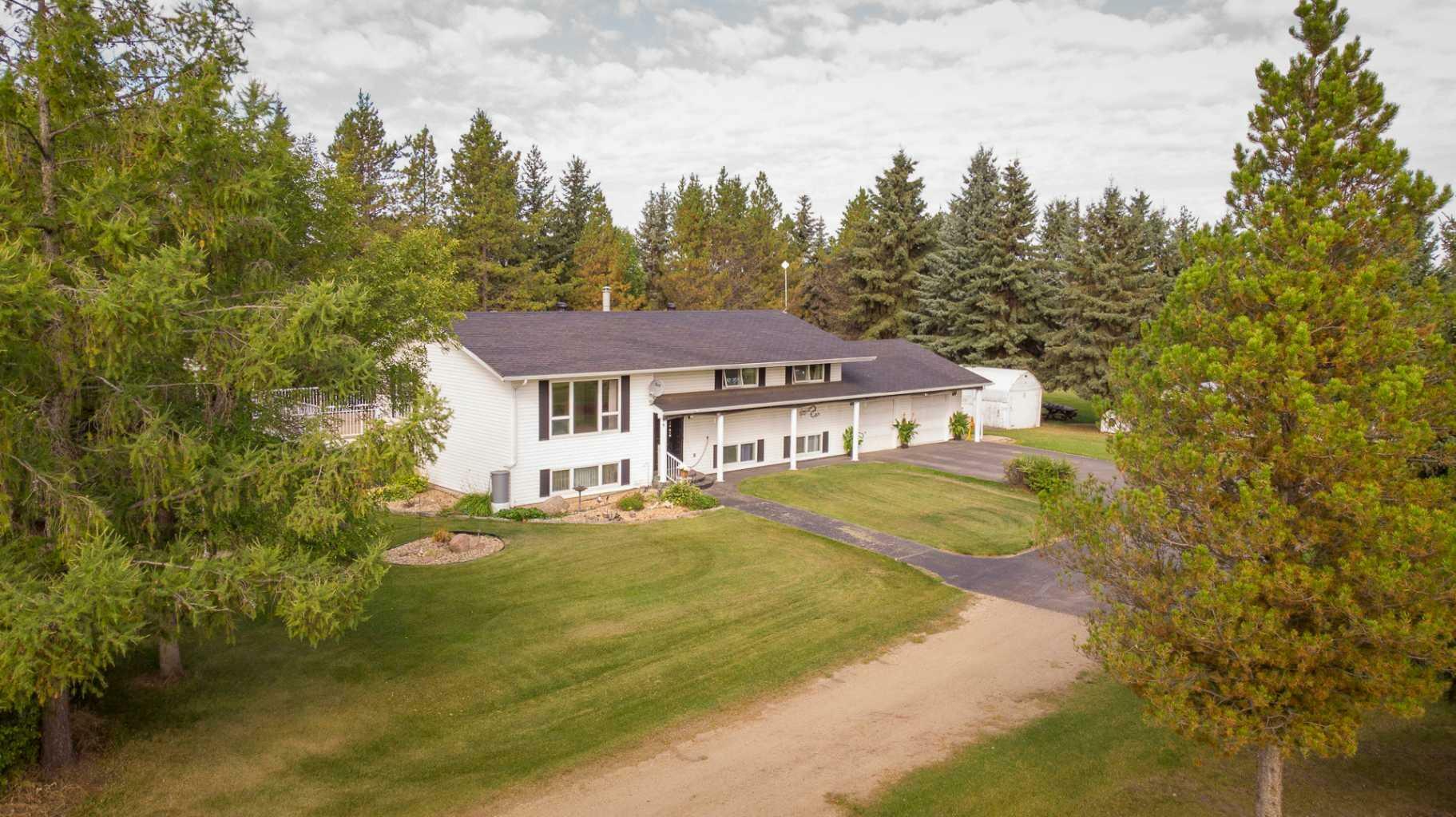 Property Photo:  224018 Township Road 672  AB T9S 2A4 