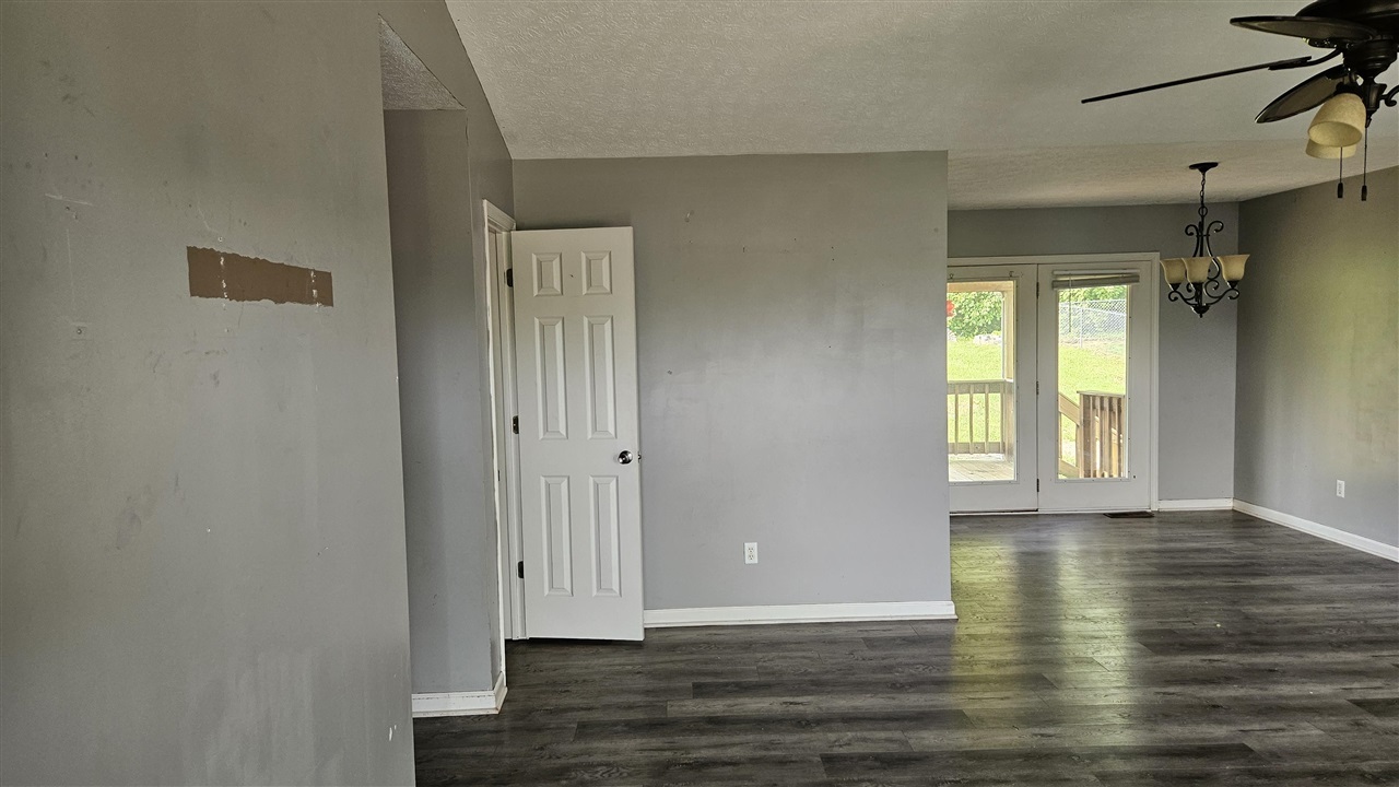 Property Photo: 133 Village Circle KY 42749