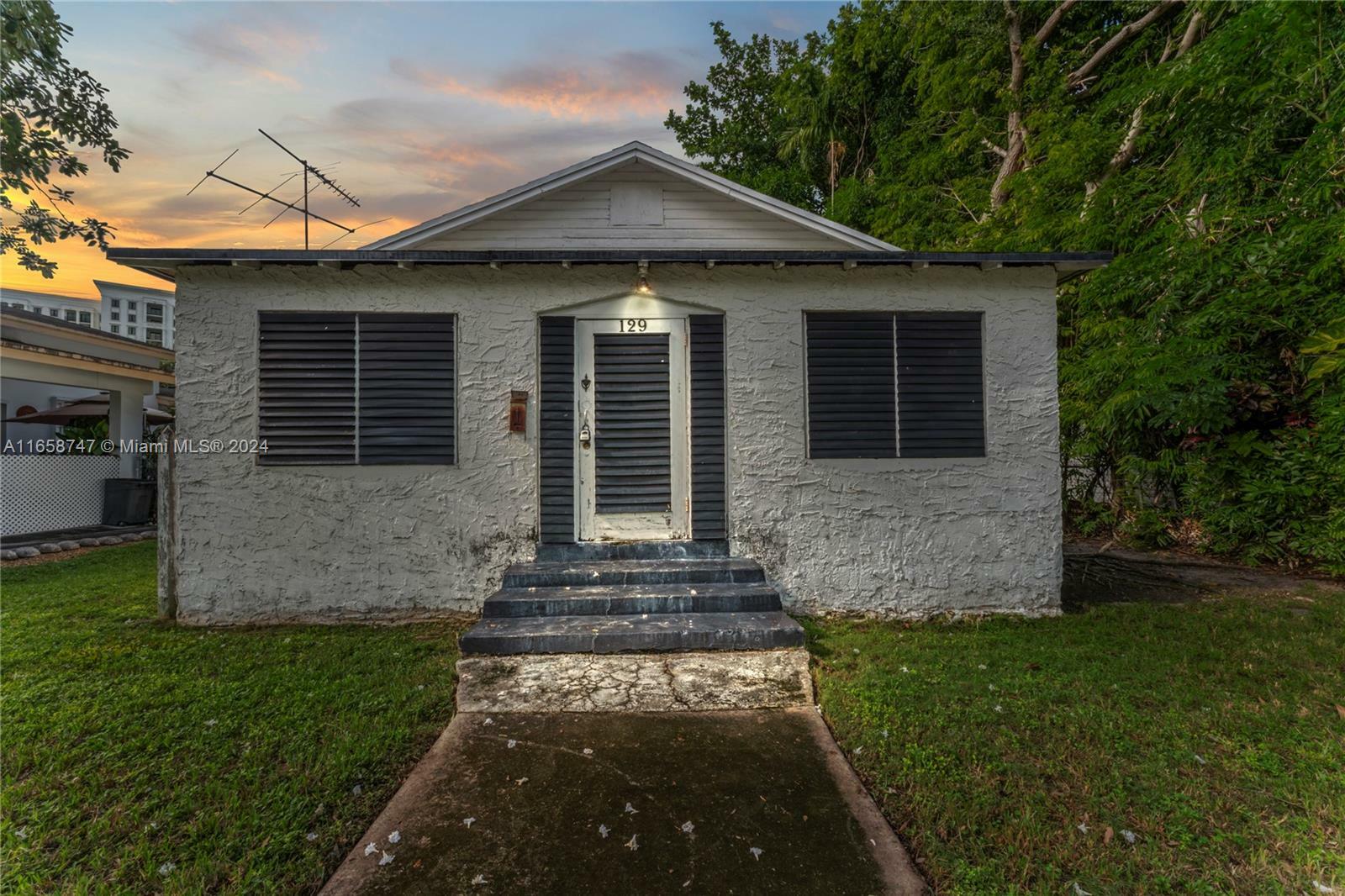 Property Photo:  129 Florida Ave  FL 33133 