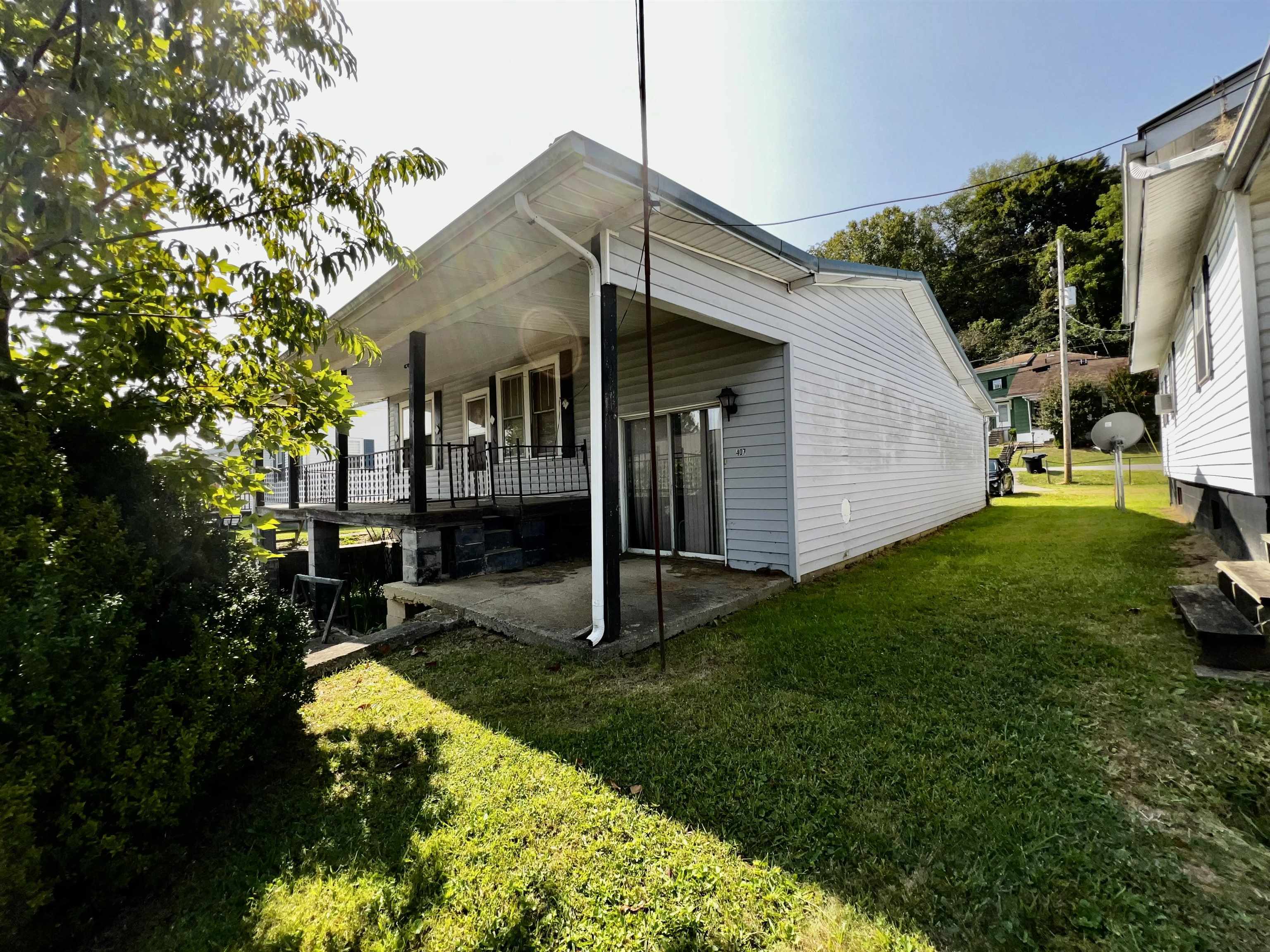 Property Photo:  407 Sycamore Street  KY 41144 