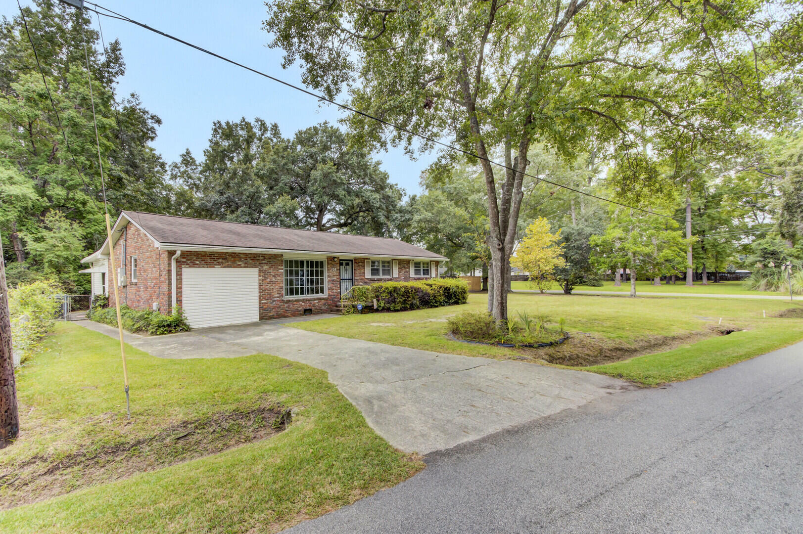 Property Photo:  108 Parish Road  SC 29445 