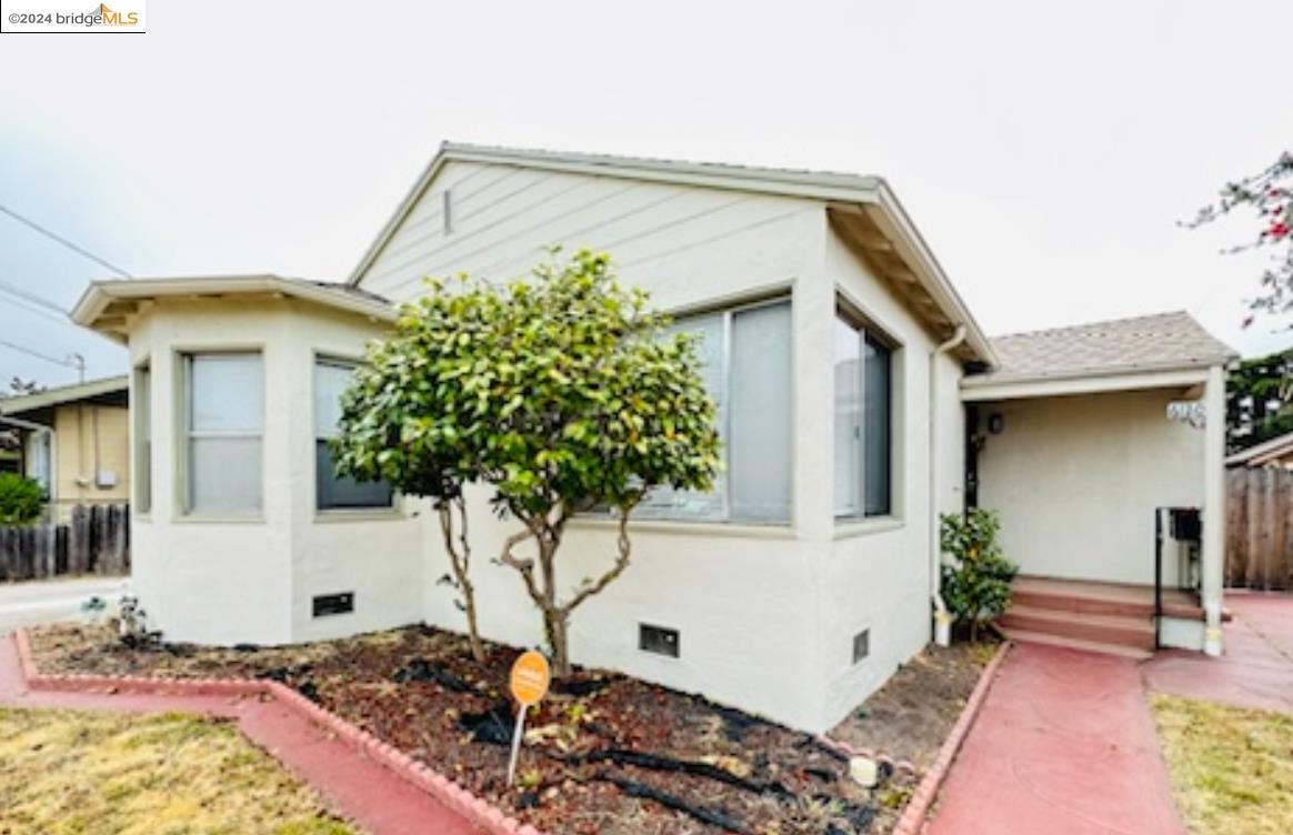 Property Photo:  6120 Panama Ave  CA 94804 