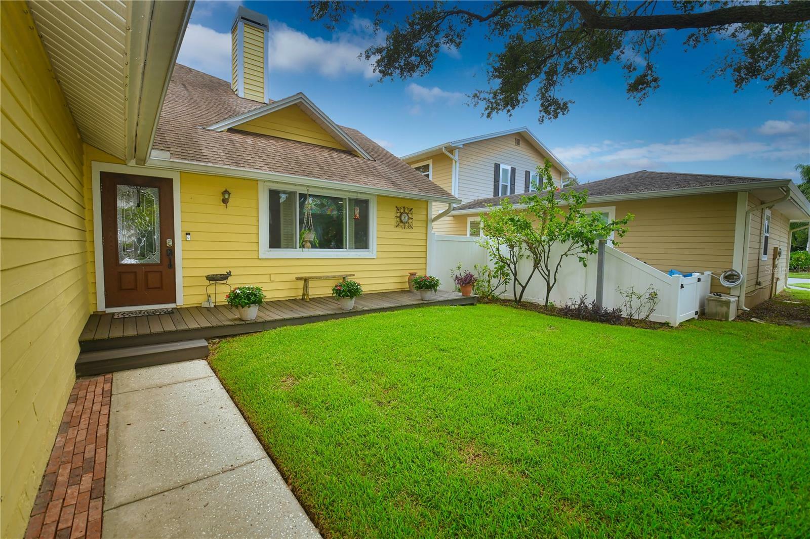 Property Photo:  7519 Harbor View Way  FL 33776 