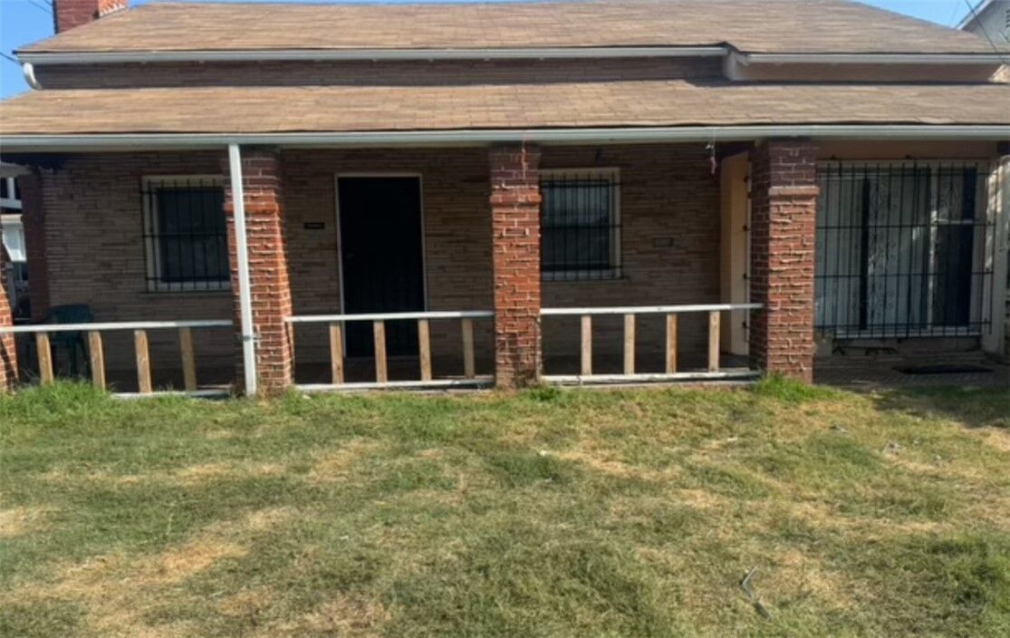 Property Photo:  1201 E Kay Street  CA 90221 