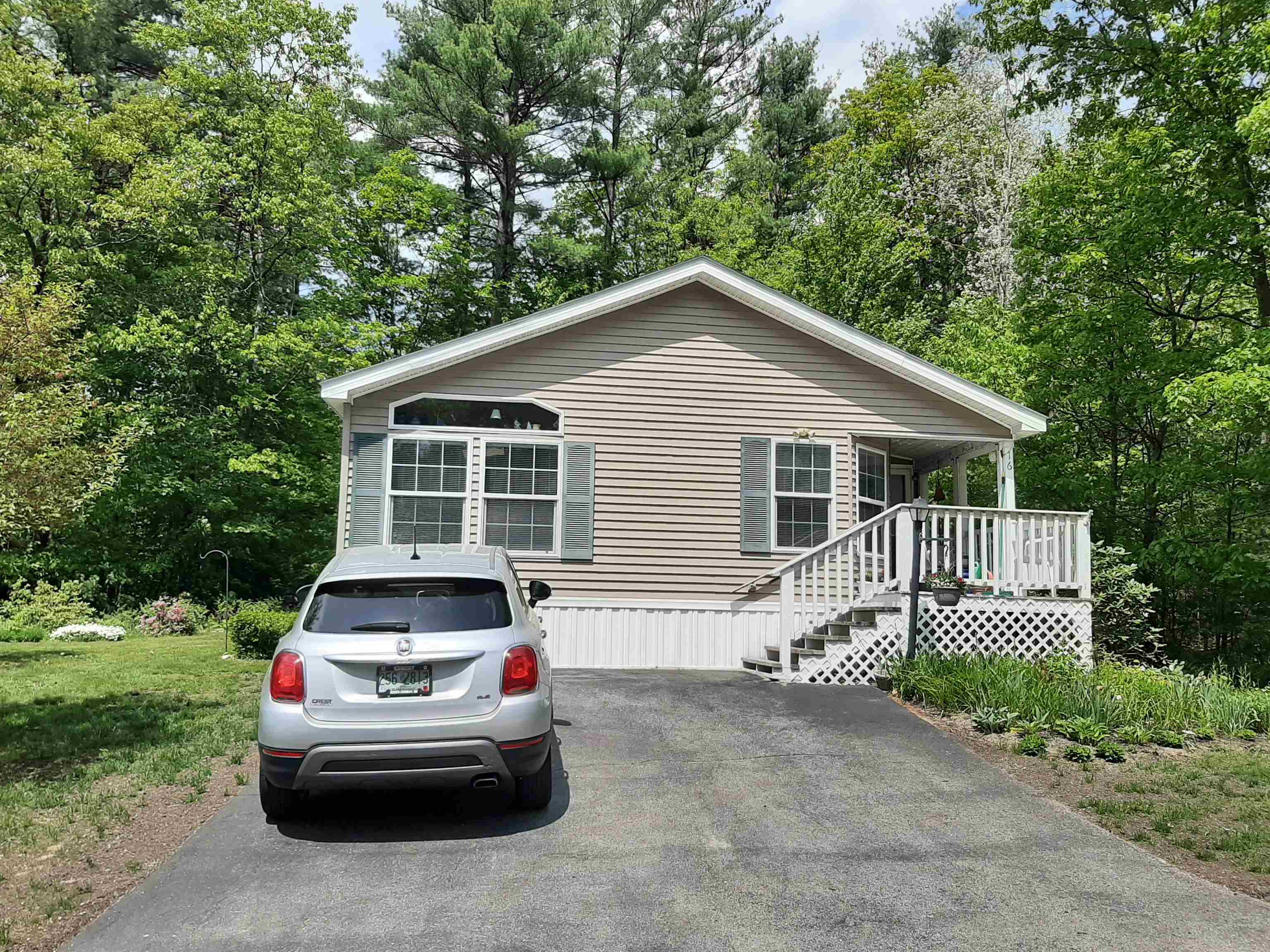 Property Photo:  16 Blue Jay Lane  NH 03813 