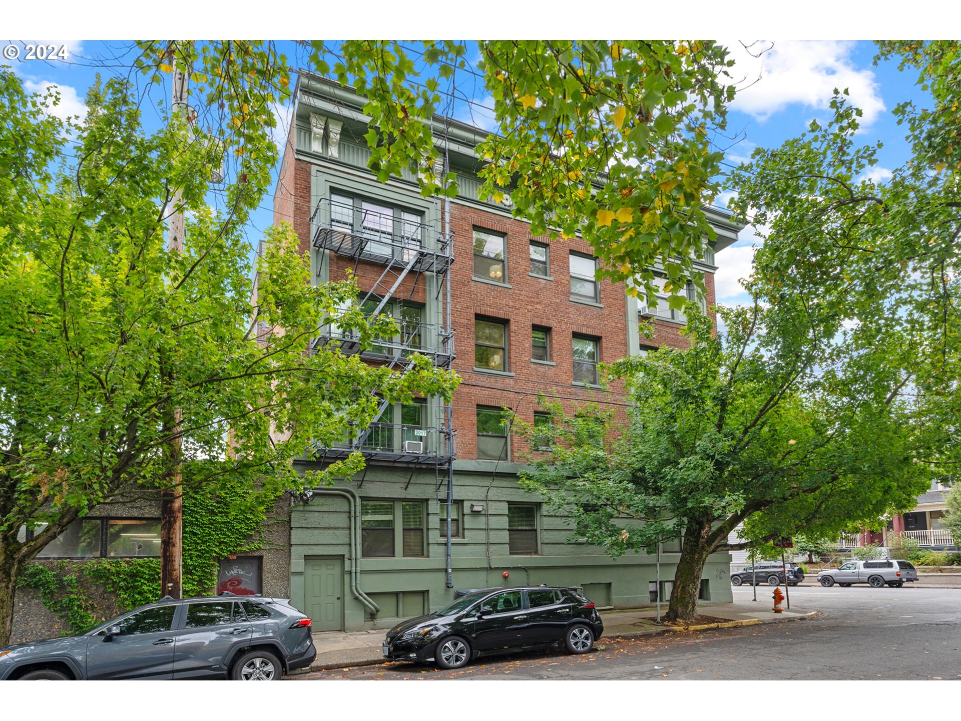 1631 NW Everett St 307  Portland OR 97209 photo