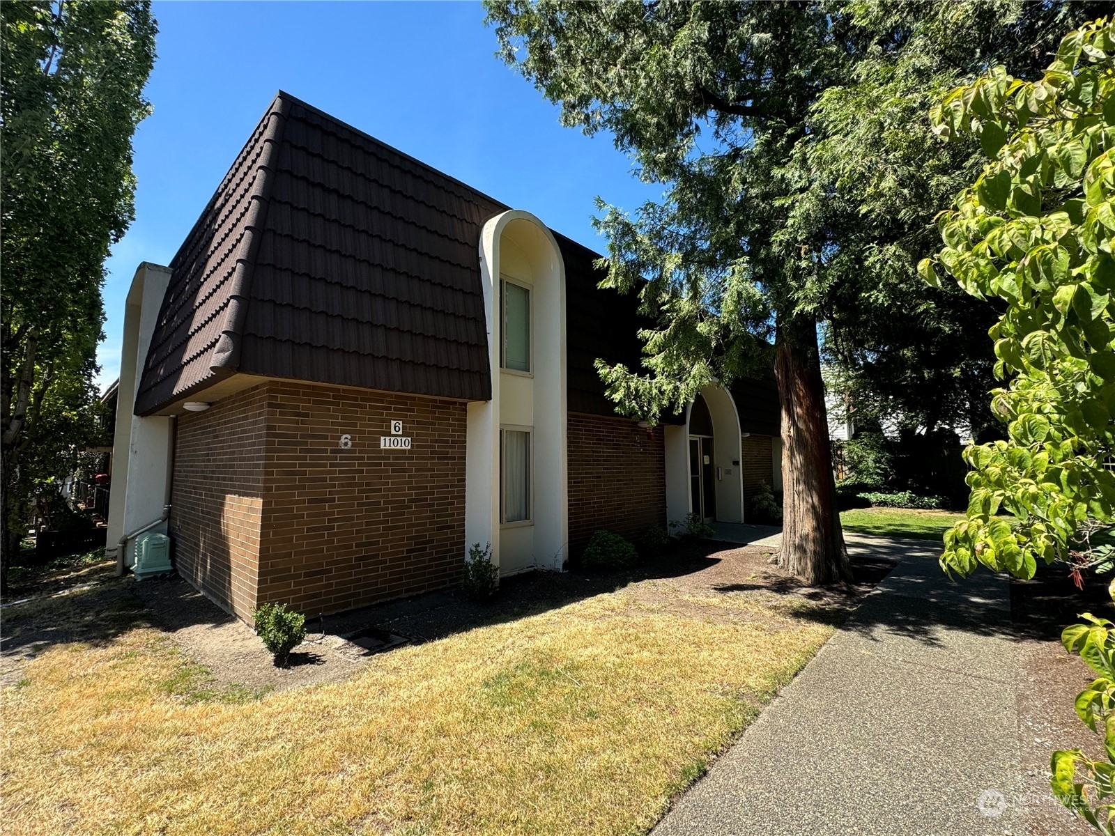 Property Photo:  11010 NE 68th St 624  WA 98033 