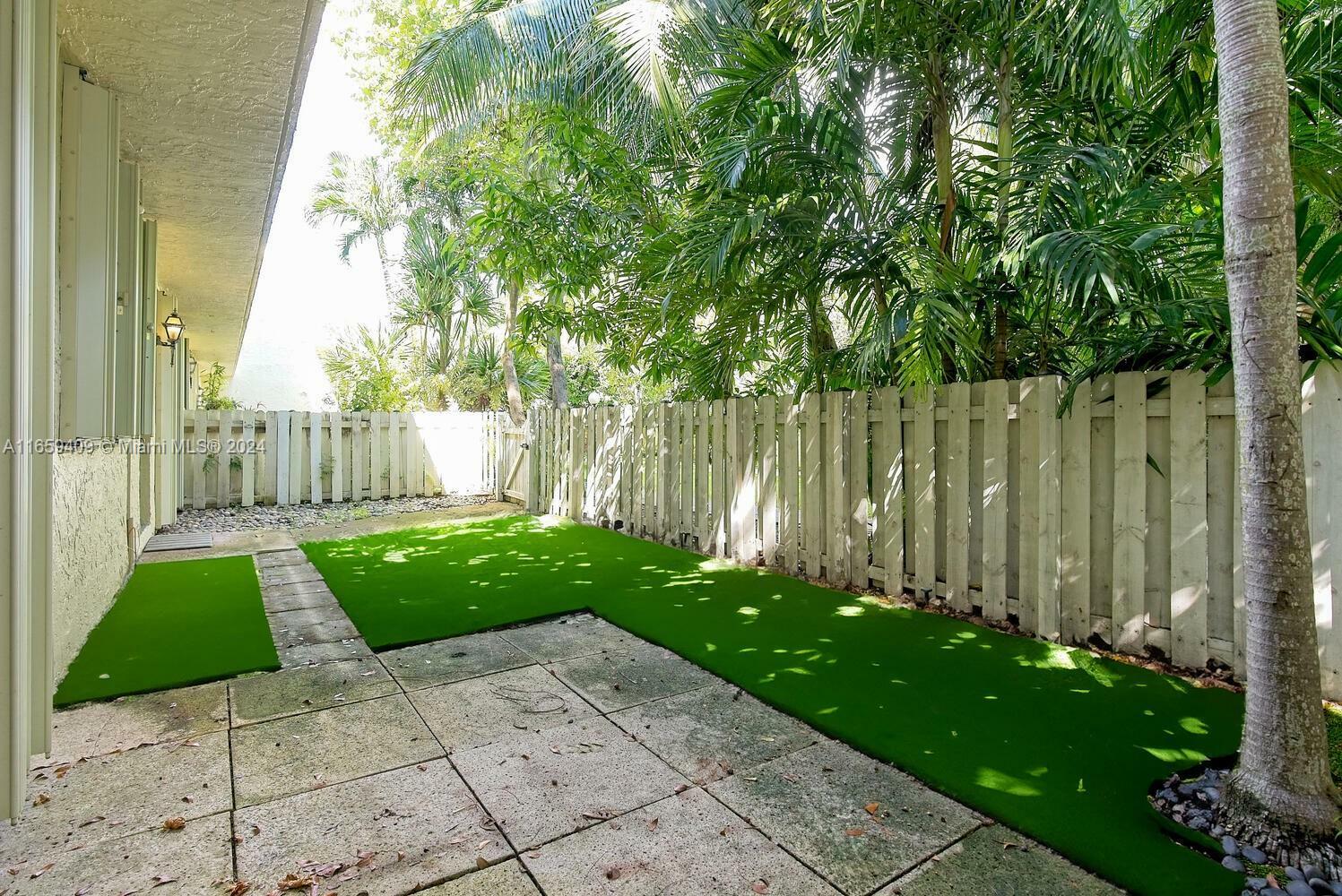 Property Photo:  1655 NE 115th St 7B  FL 33181 