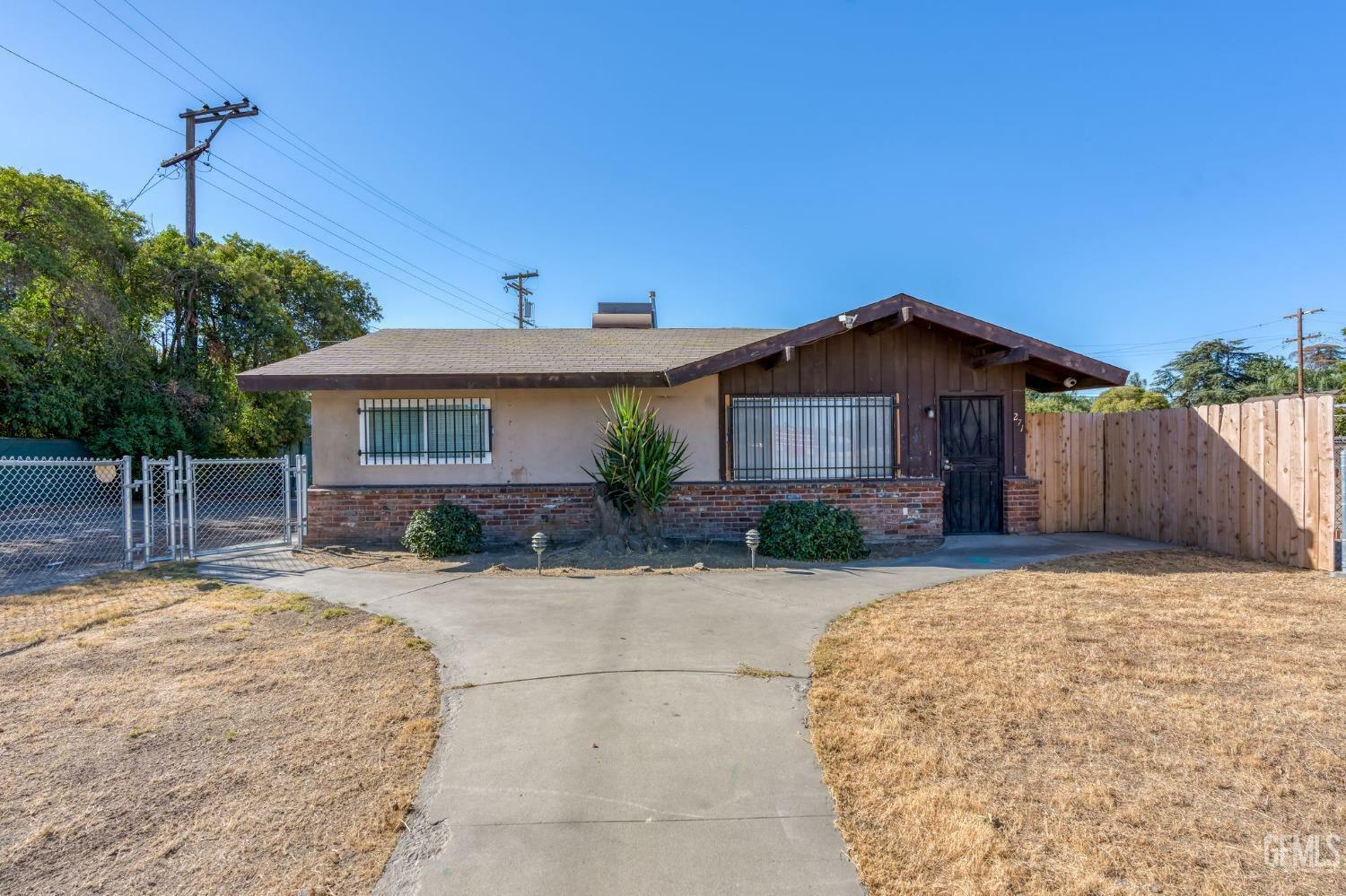 Property Photo:  271 Bernard Street  CA 93305 