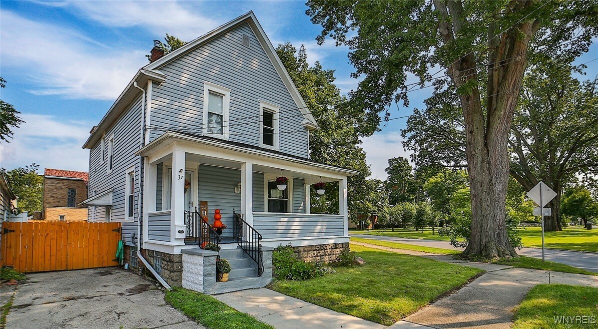 Property Photo:  37 Clinton Street  NY 14150 