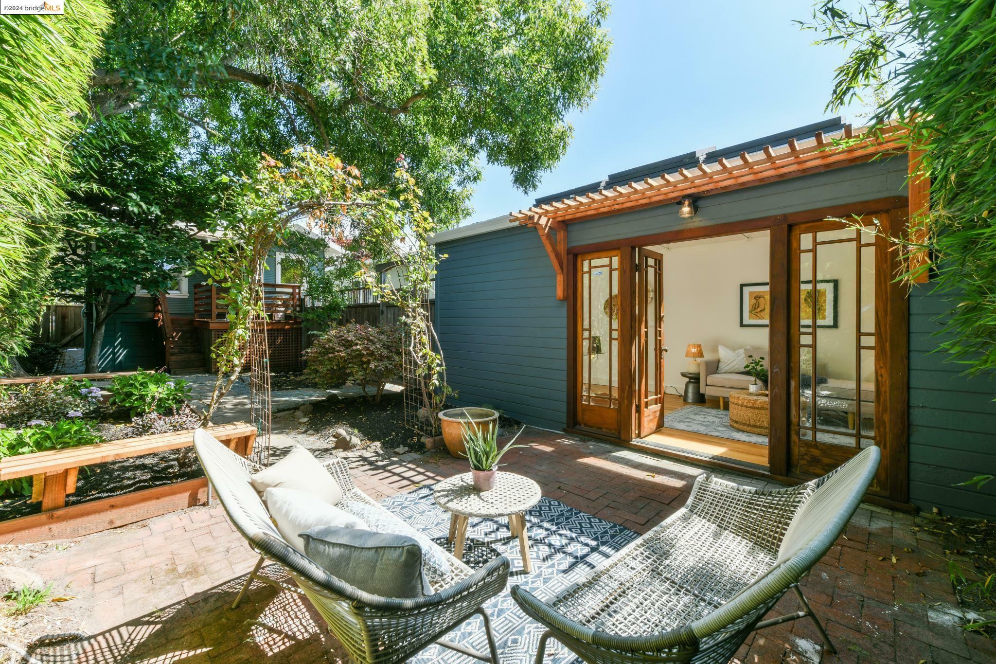 Property Photo:  1804 Curtis Street  CA 94702 