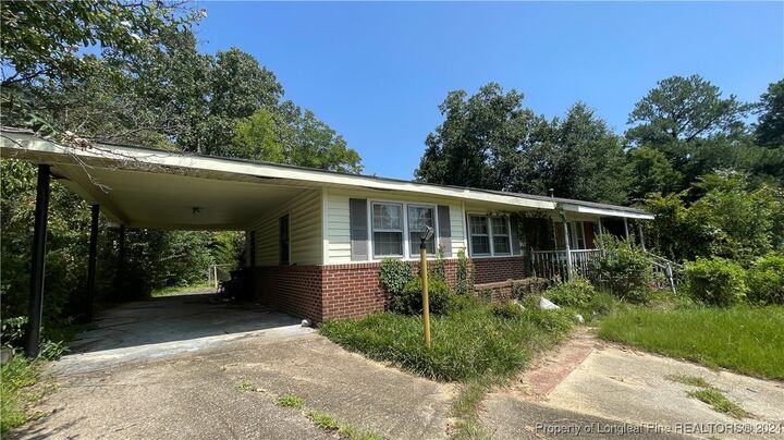 Property Photo: 6118 Louise Street NC 28304