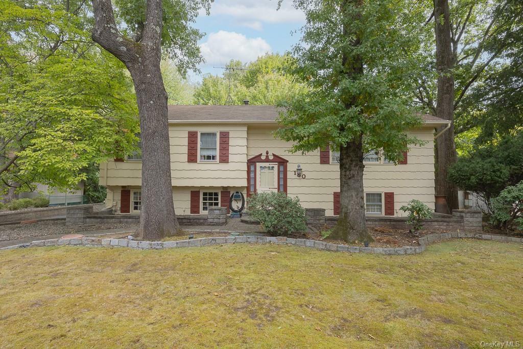 Property Photo:  180 Schweizer Lane  NY 10954 