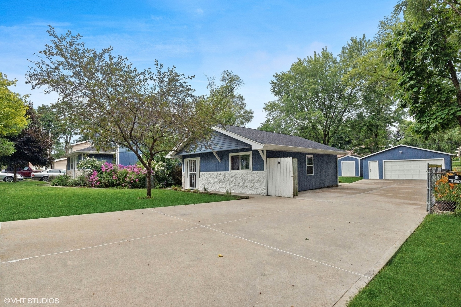 Property Photo:  151 E Shorewood Drive  IL 60073 